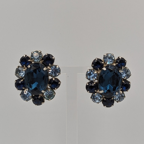 Glass Rhinestones Clip On Earrings London Blue/Light Blue Color Silver Tone VTG - Picture 3 of 12